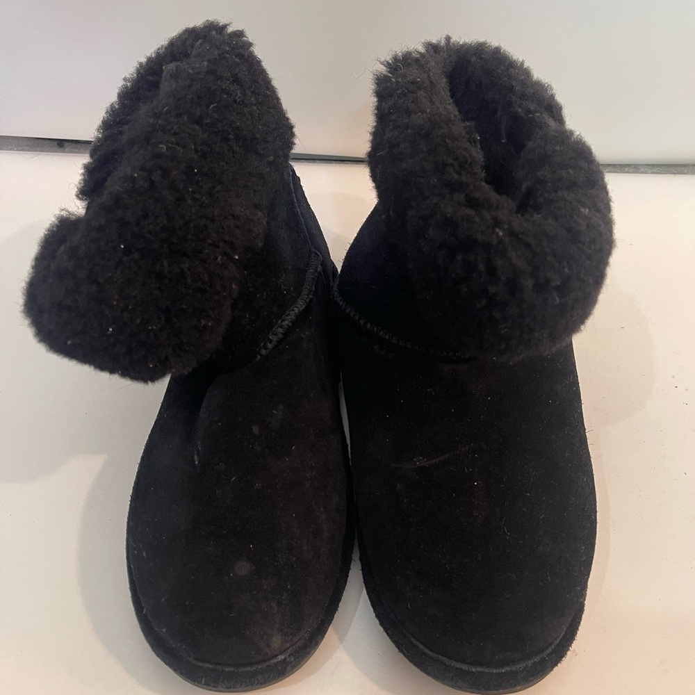 BearPaw Black Suede Boots with Shearling